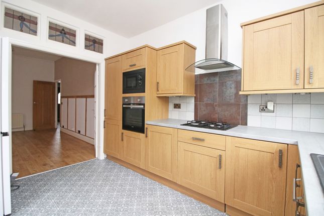 9a, Rossendale Avenue South, Thornton-Cleveleys photo 3
