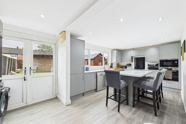 17, Hawthorn Way, Market Drayton photo 4