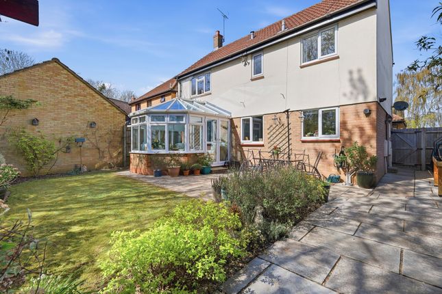 16 Chalkdown, Stevenage photo 3