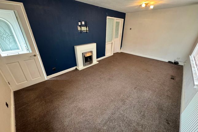 77 Furzebank Way, Willenhall photo 2
