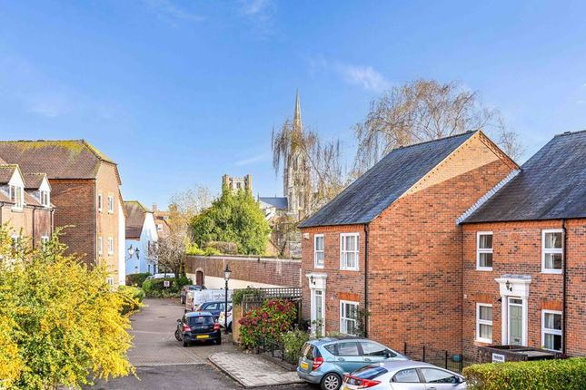 6, Henty Gardens, Chichester photo 2