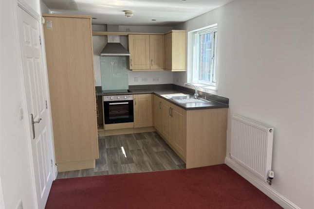 8, Legion Close, Dursley photo 3
