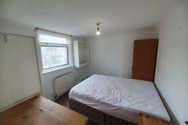 Flat C, 159, South Ealing Road, Ealing photo 4
