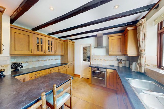 5 Willow Bank Long Lane, Bolton photo 2