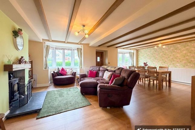 60 High Street, Scarborough photo 3