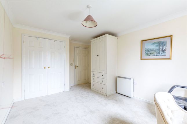 Flat 34, Barnes Wallis Court, 28, Oyster Lane, West Byfleet photo 5