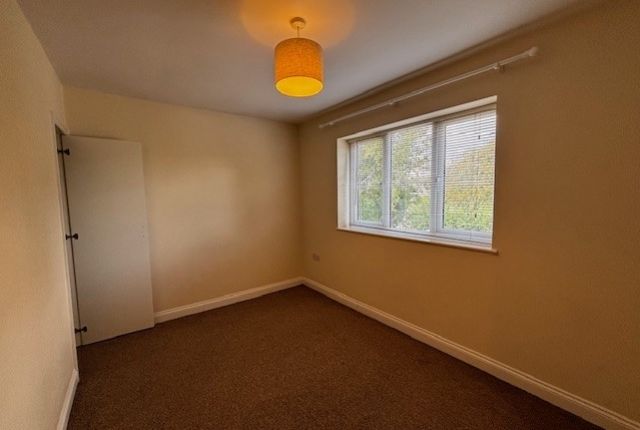 2a, Speyside Close, Carterton photo 5