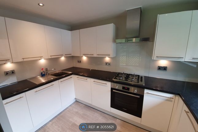 Treetops, Hillside Road, Whyteleafe photo 3