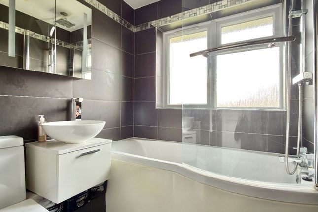 Flat 2, Walton Grange Renda Road, Southampton photo 4