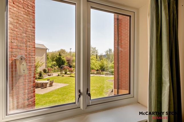 1-bed flat on 20 Booth Court, Handford Road, Ipswich, £120,000