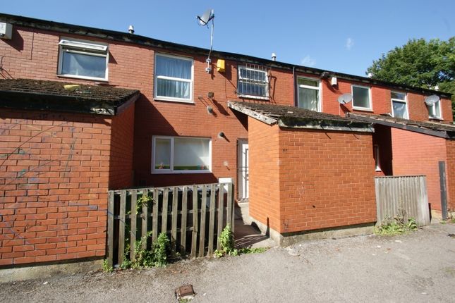 Terraced house to rent in St Johns Close, Hyde Park, Leeds