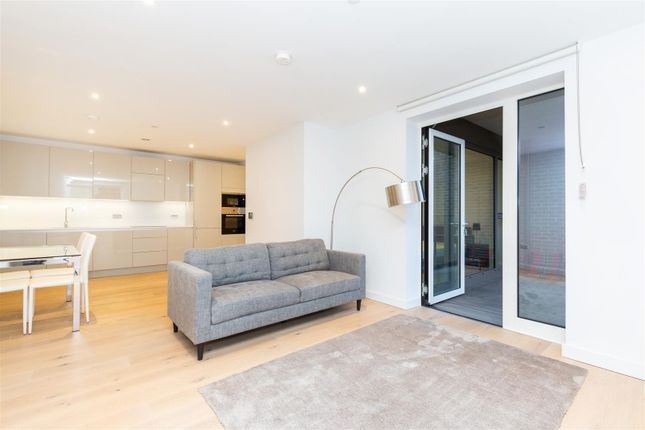 Flat for sale in Ferraro House, Elephant Park, Elephant &amp; Castle