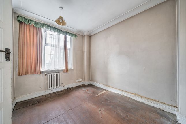Flat for sale in College Crescent, Swiss Cottage
