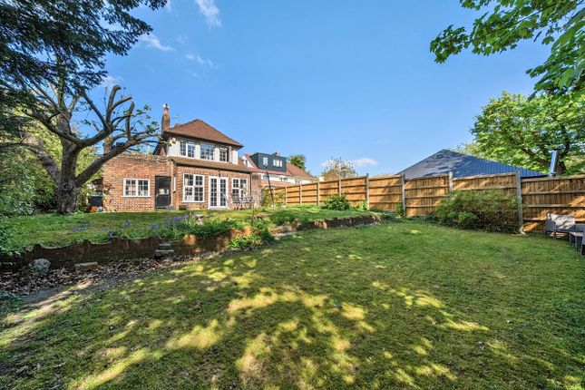 9, Forsyte Crescent, London photo 4