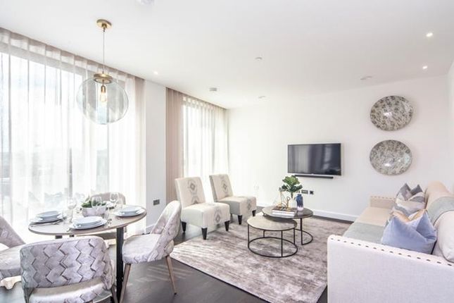 Thumbnail Flat to rent in Thornes House, Vauxhall