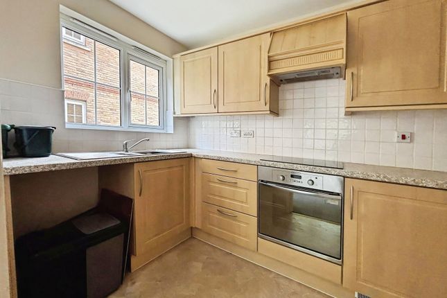 Apt 57, Chandlers Court, Victoria Dock photo 4