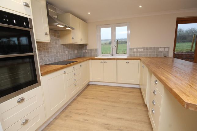 Detached house to rent in Sandy Way, Shorwell, Newport