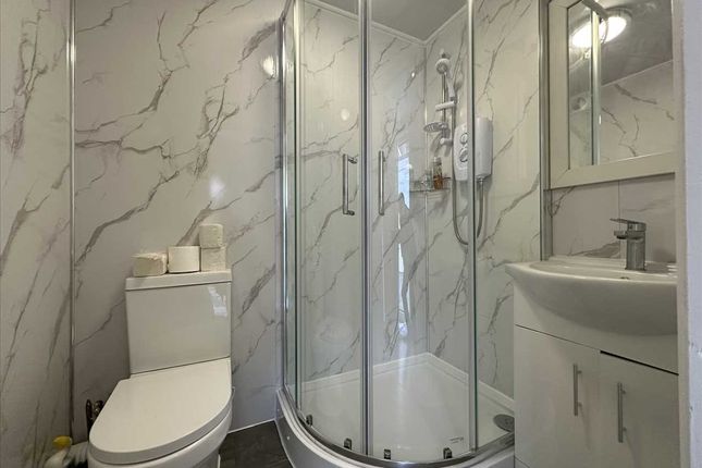 Annex Shower Room