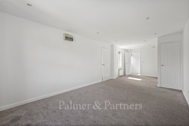 252, Sheldrake Drive, Ipswich photo 4
