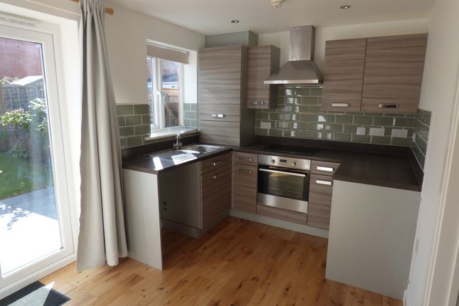 5, Cedar Close, Exeter photo 2