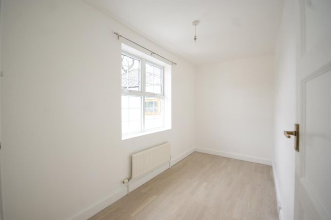 Flat for sale in Monks Manor Court, Lincoln