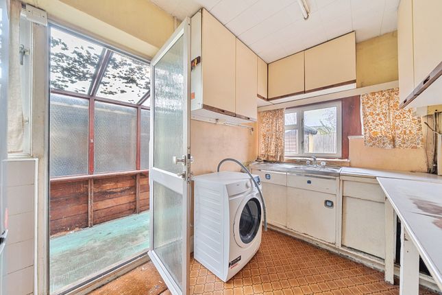 15, Tynley Grove, Guildford photo 3