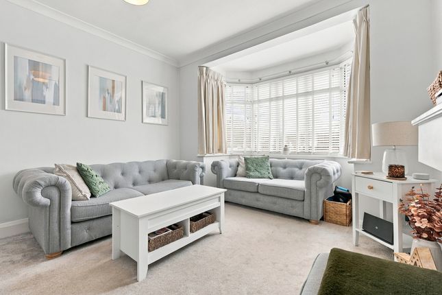 213, Prittlewell Chase, Westcliff-on-sea photo 4