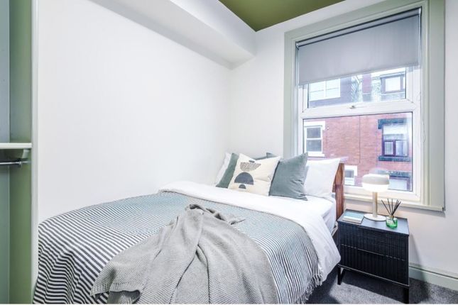 Welton Place Hyde Park, Leeds photo 5