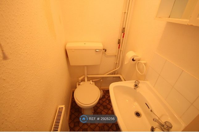 Flat, Tonbridge Road, Maidstone photo 4