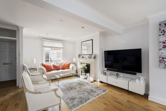 Terraced house to rent in First Street, Chelsea
