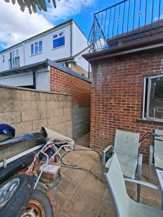 122, Longland Drive, London photo 5