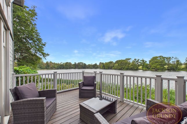 19, Lakeside, Northampton photo 3