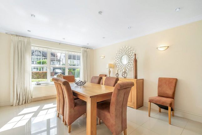 8, Heathfield Road, Hertfordshire photo 4