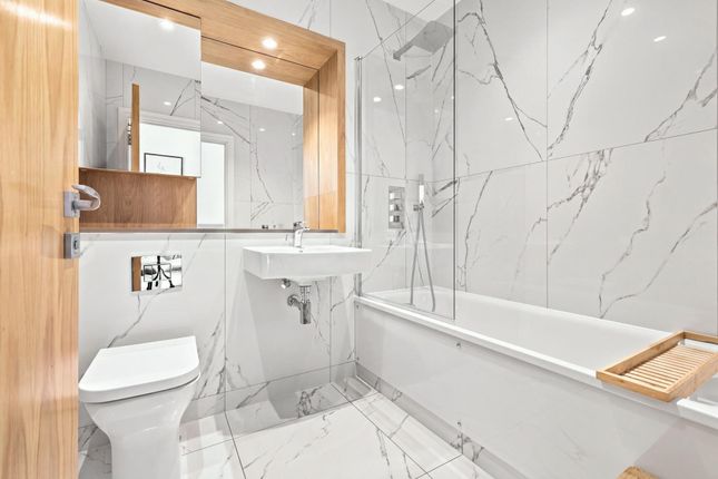 89 Bevan Court Tallack Road, London photo 4