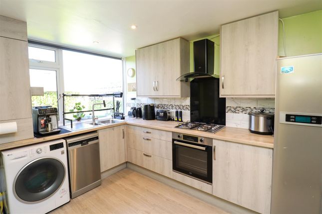 214a, Fleet Road, Fleet photo 3