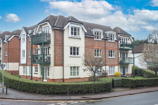 Thumbnail Flat to rent in Oaklands Court, Canonsfield Road, Welwyn, Hertfordshire