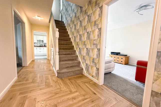 19 Heathland Way, Neath photo 3