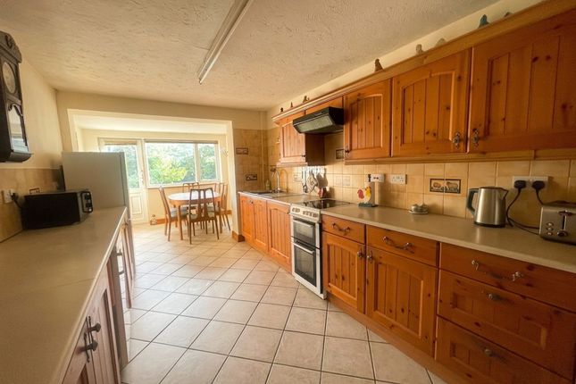 61 Linden Way, Ely photo 2