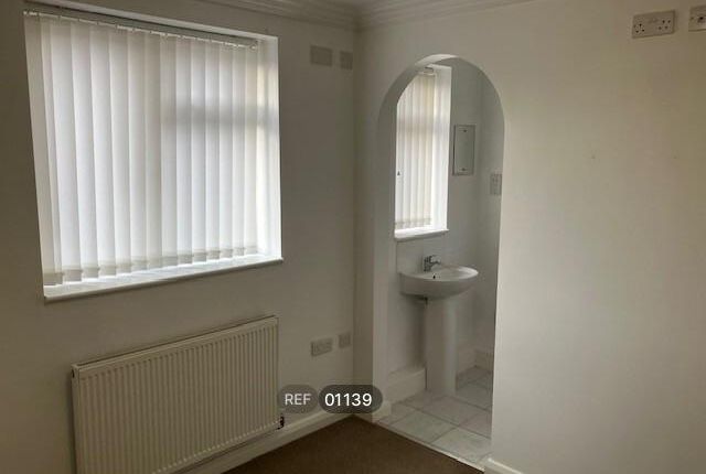 Northfield Avenue, HESSLE photo 5