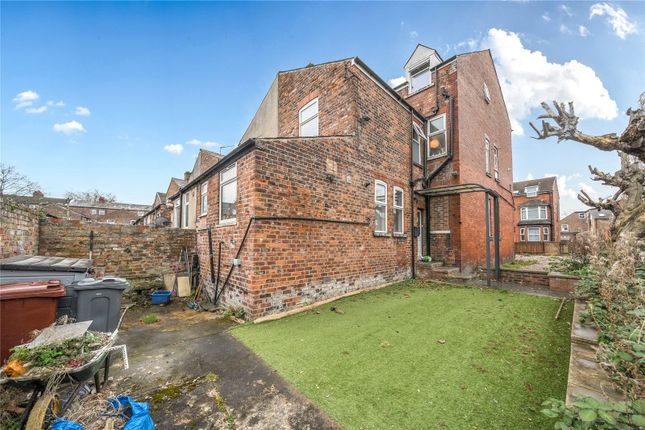 16, Booth Avenue, Greater Manchester photo 4