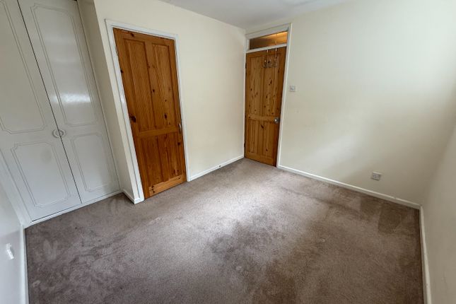 12 Waterside, Edlesborough, Buckinghamshire photo 4