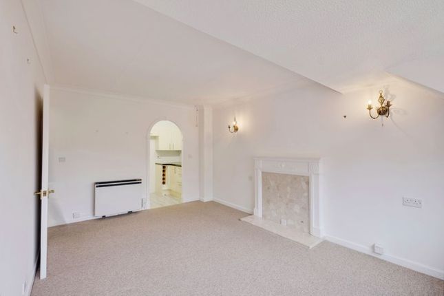 Flat for sale in Park View Court, Bournemouth