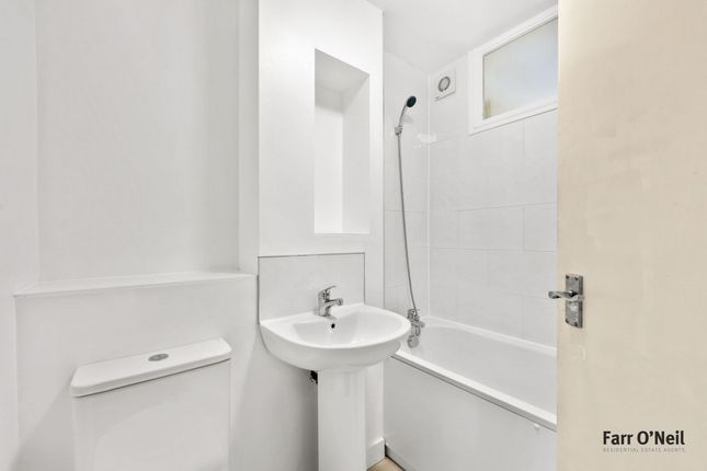 12, Swanshope, Loughton photo 4