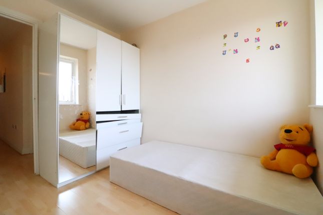 Flat for sale in Melling Drive, Enfield