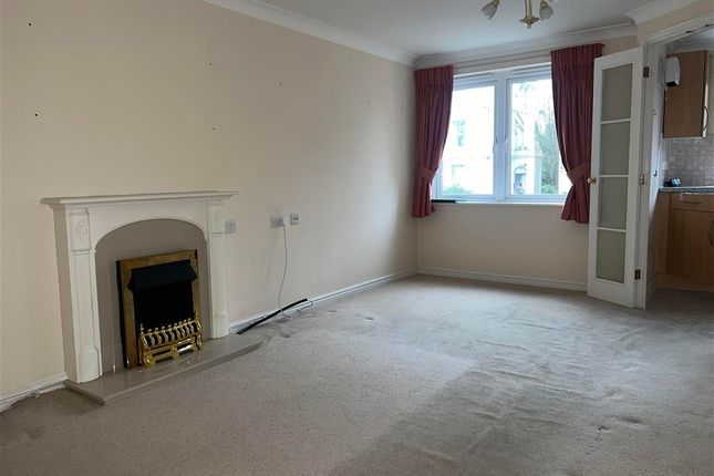 Thumbnail Flat for sale in Sandgate Road, Folkestone, Kent