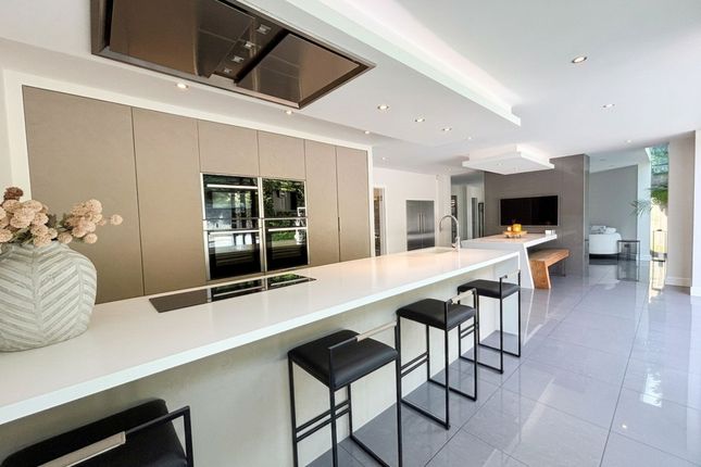 1 Beechwood Drive, Manchester photo 3