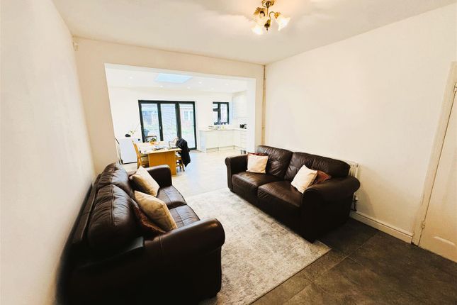Barrack Road, Hounslow photo 2