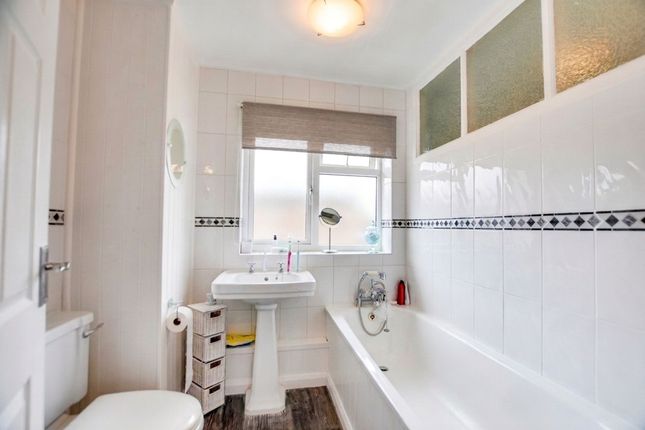 16 Home Close, Leicester photo 4