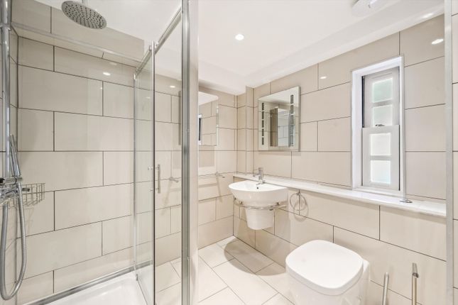 Flat to rent in Bridewell Place, London