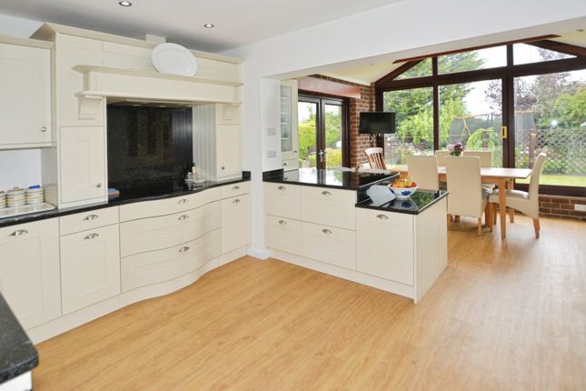 Quinta, 13, Manor Close, Nottingham photo 2